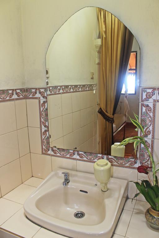 Guru Ratna Apartment Munduk  Room photo