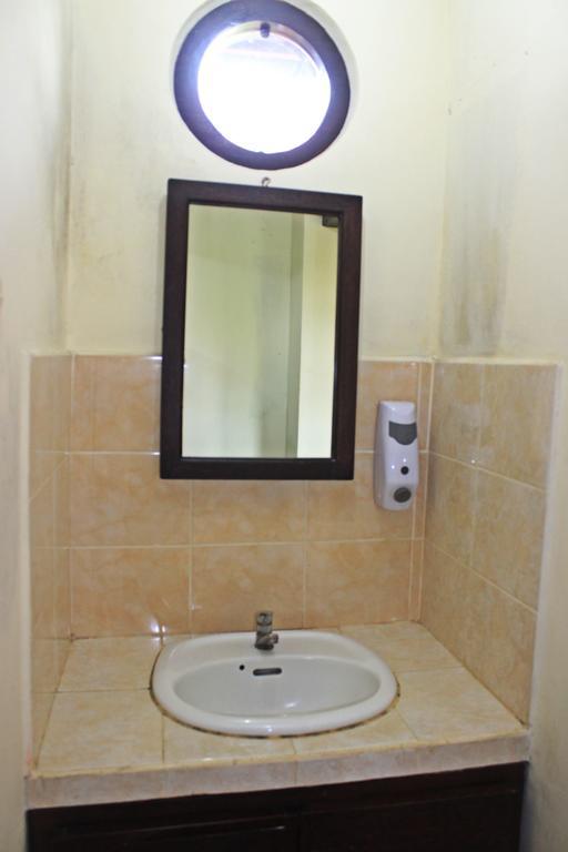 Guru Ratna Apartment Munduk  Room photo