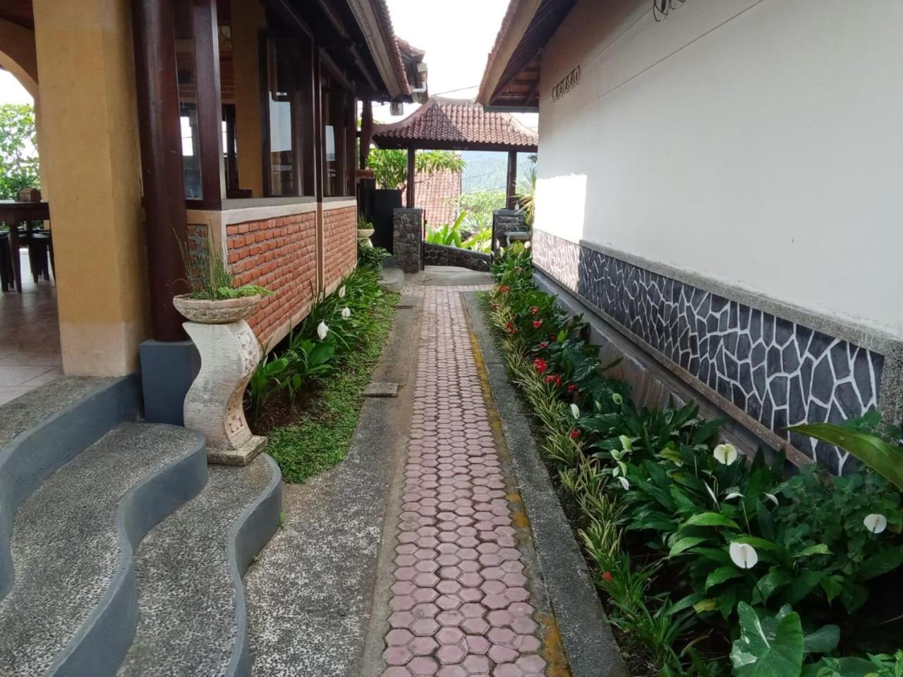 Guru Ratna Apartment Munduk  Exterior photo